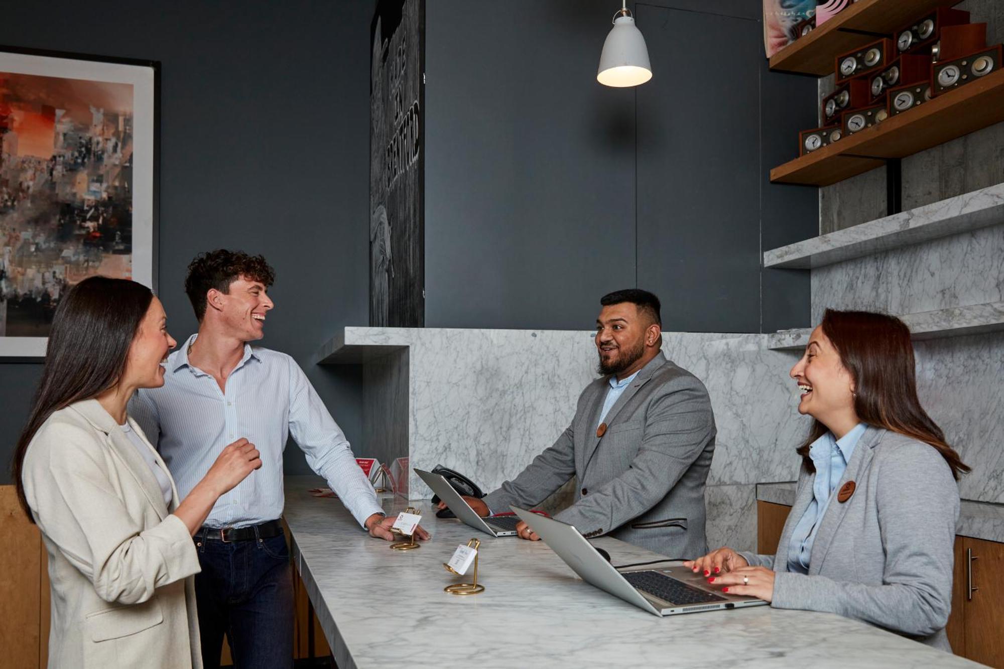Aparthotel Adagio London Brentford Ngoại thất bức ảnh