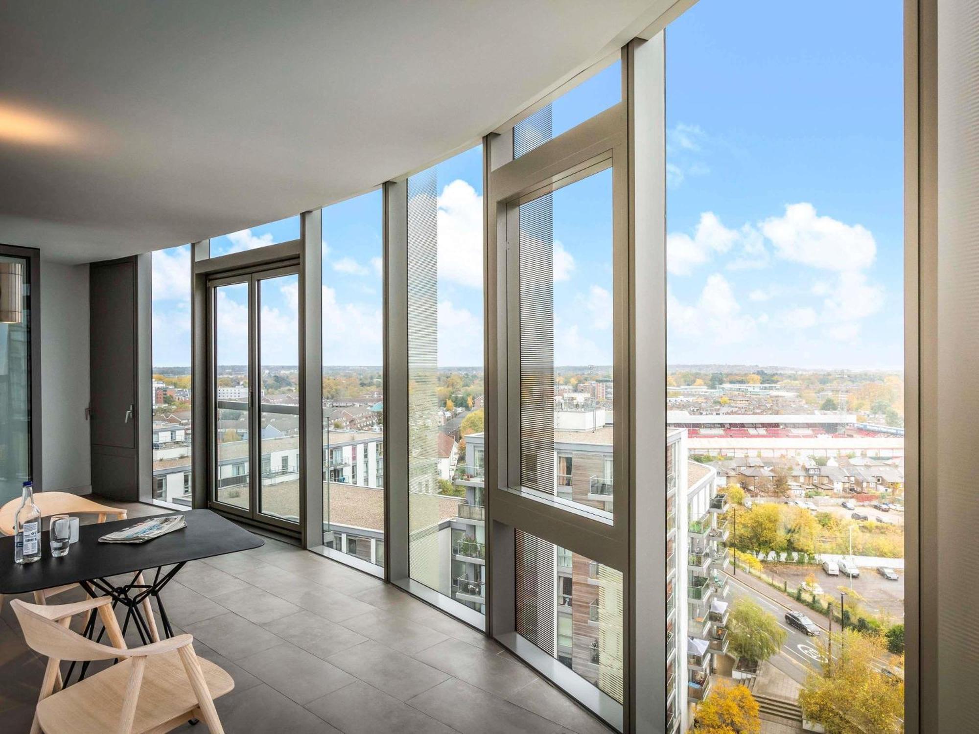 Aparthotel Adagio London Brentford Ngoại thất bức ảnh