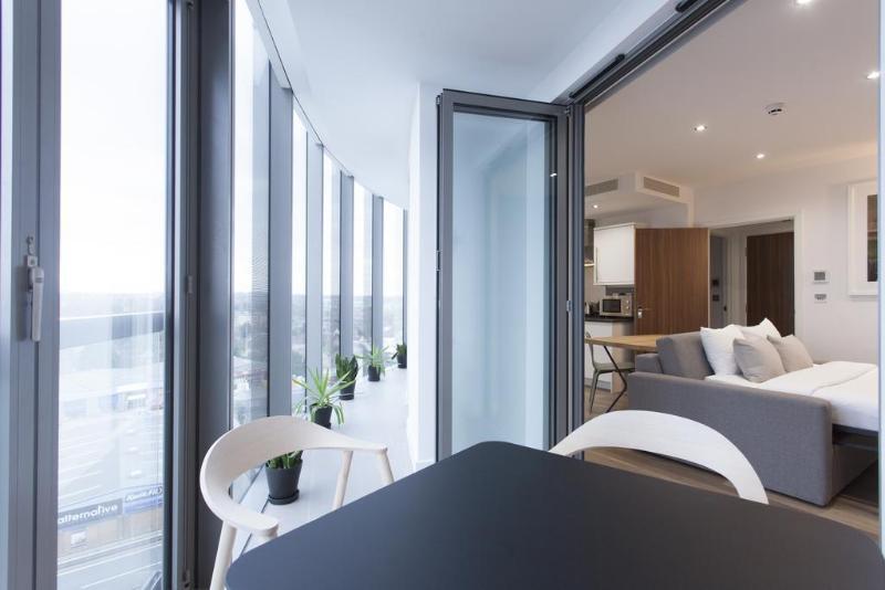 Aparthotel Adagio London Brentford Ngoại thất bức ảnh