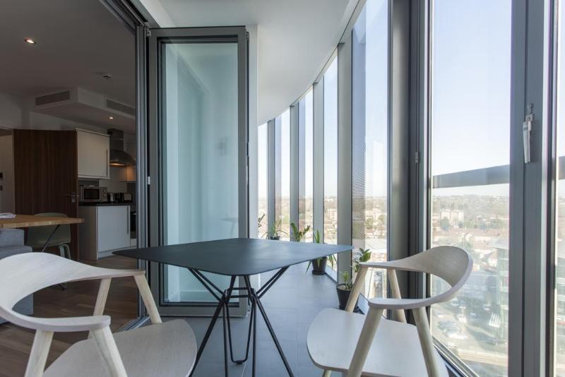 Aparthotel Adagio London Brentford Ngoại thất bức ảnh