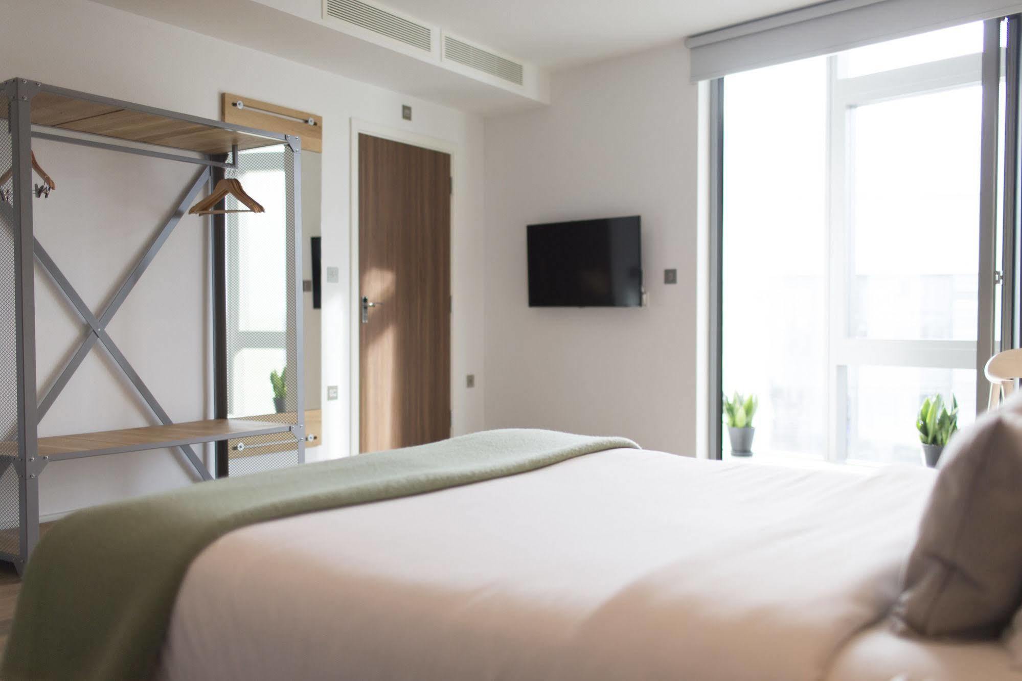 Aparthotel Adagio London Brentford Ngoại thất bức ảnh