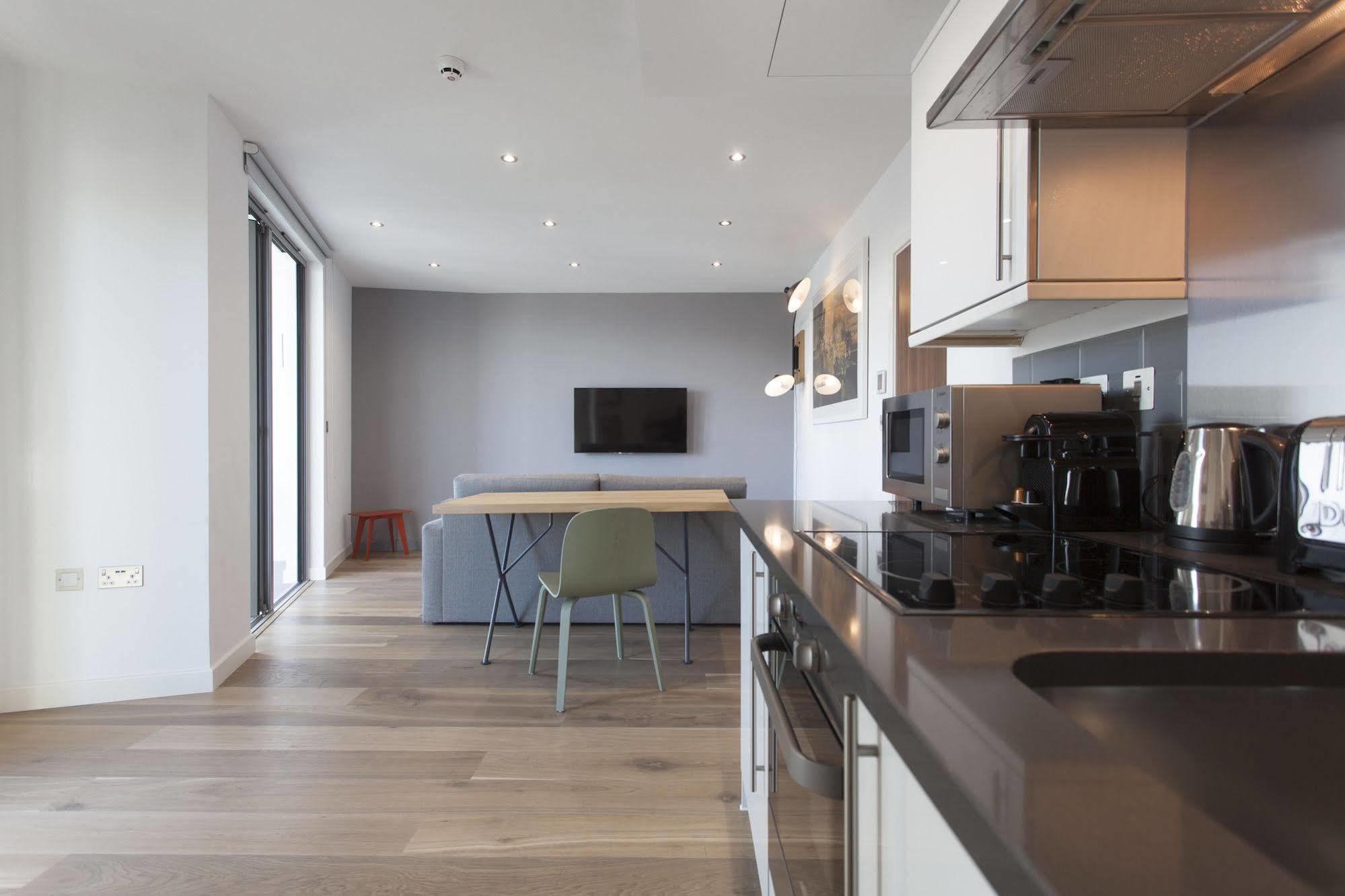 Aparthotel Adagio London Brentford Ngoại thất bức ảnh